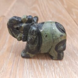 Medium Elephant carvings (approximately 50mm) class=