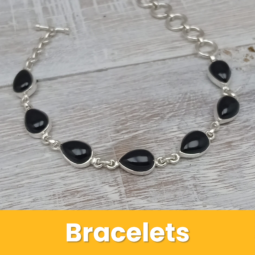 Bracelets class=